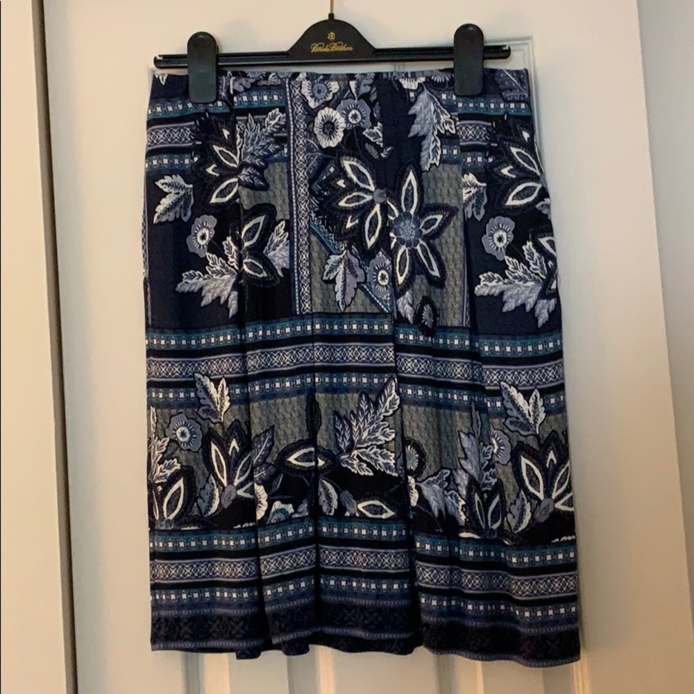 💙 Navy floral elastic waist skirt